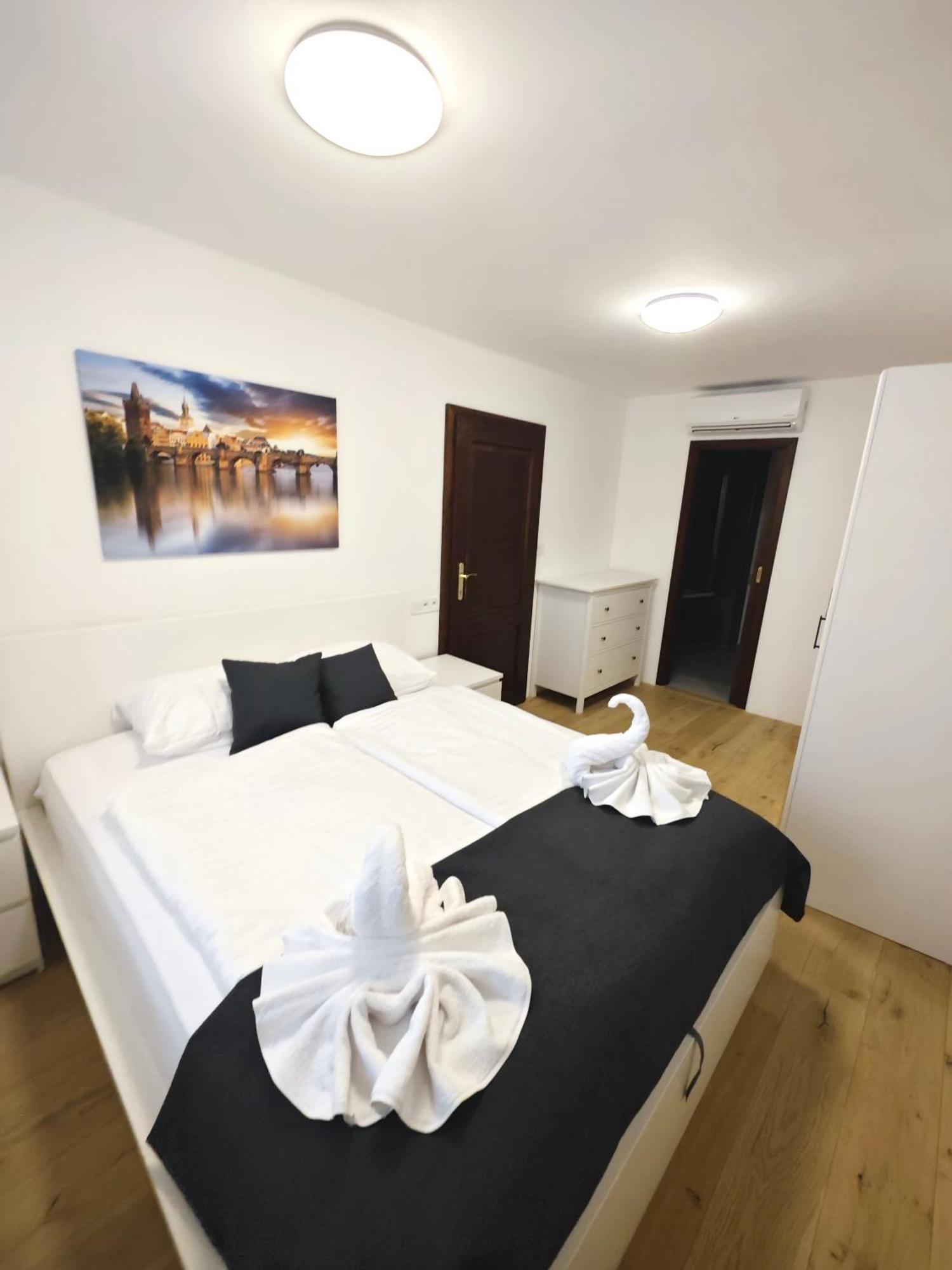 Prague Old Town Liliova Garden Hotel ภายนอก รูปภาพ