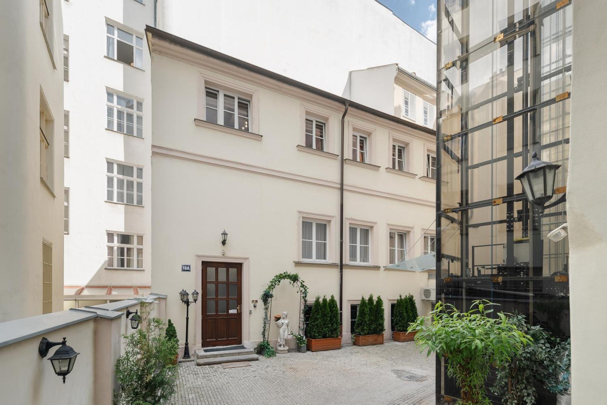 Prague Old Town Liliova Garden Hotel ภายนอก รูปภาพ