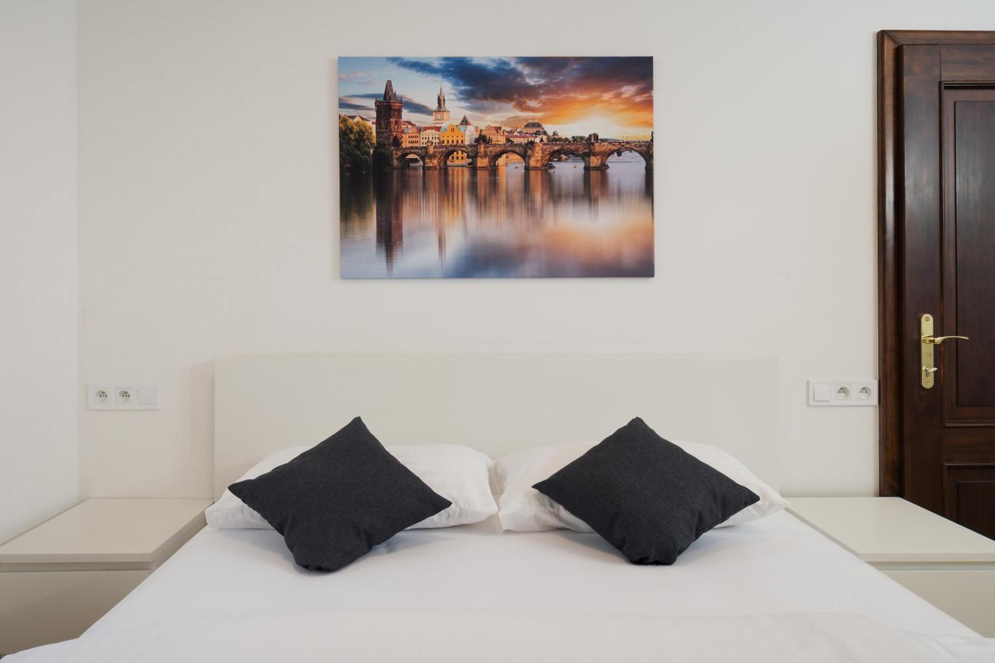 Prague Old Town Liliova Garden Hotel ภายนอก รูปภาพ