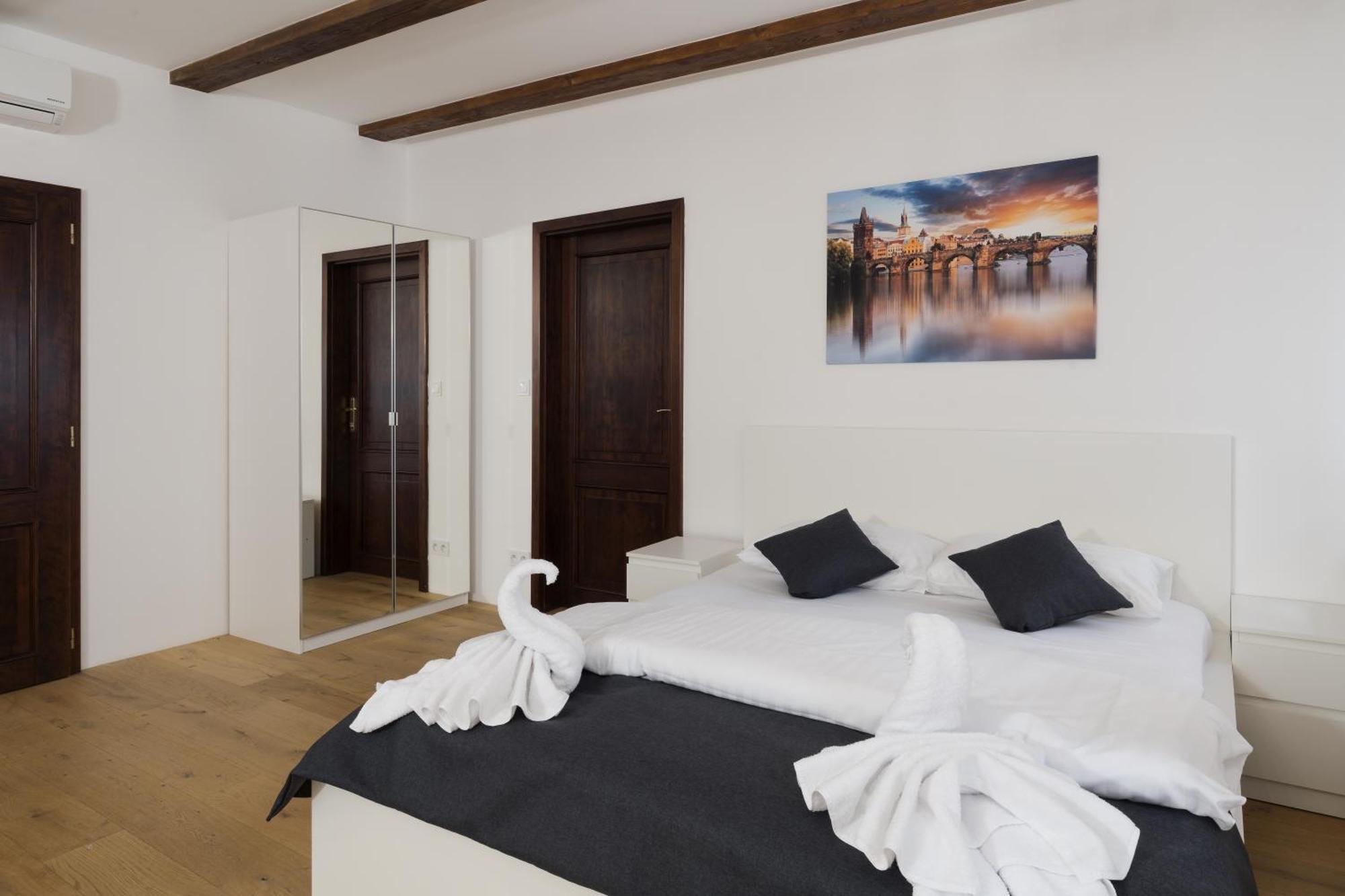 Prague Old Town Liliova Garden Hotel ภายนอก รูปภาพ